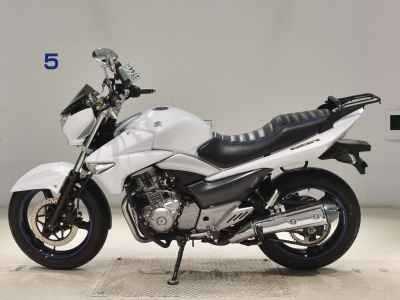 Suzuki GSR250