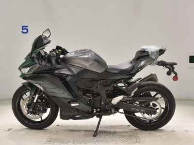 Kawasaki Ninja ZX-4R SE 2025