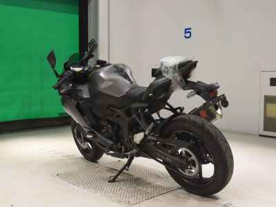 Kawasaki Ninja ZX-4R SE 2025