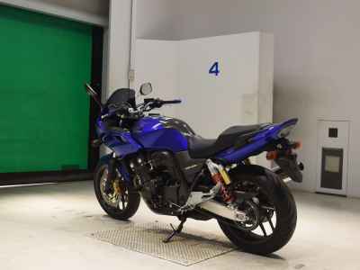 Honda CB400 Super Boldor 2016