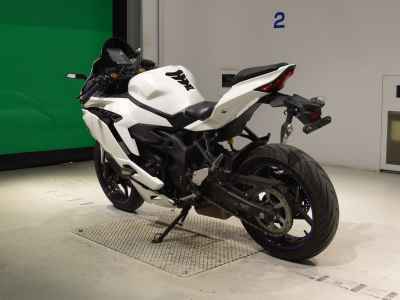 Kawasaki Ninja ZX-25R 2021