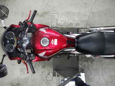 Honda CB400 Super Boldor 2021