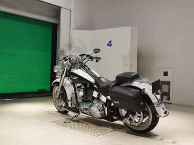 Harley-Davidson Deluxe FLSTN1450 2005