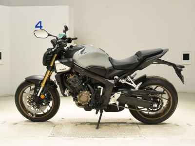 Honda CB650R E-Clutch 2024