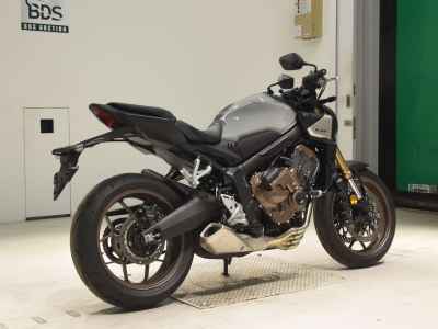 Honda CB650R E-Clutch 2024