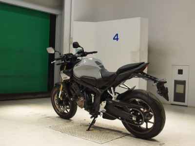 Honda CB650R E-Clutch 2024