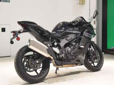 Kawasaki Ninja ZX-4R SE 2025