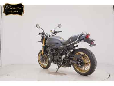 Kawasaki Z900RS SE 2025