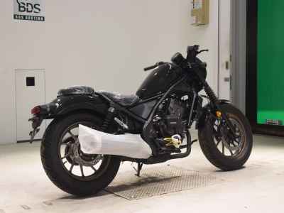 Honda XJR400 2025