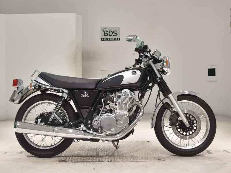 Yamaha SR400 2021