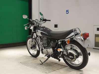 Yamaha SR400 2021