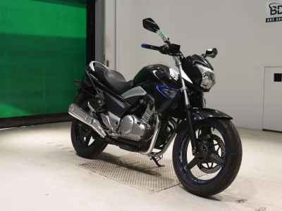 Suzuki GSR250