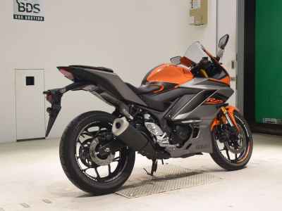 Yamaha YZF-R25 2022