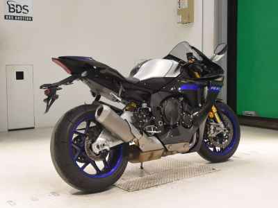 Yamaha YZF-R1M 2023