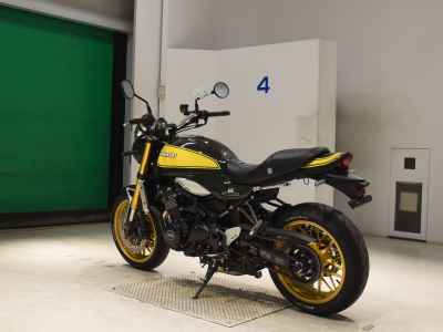 Kawasaki Z900RS 2024