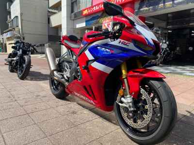 Honda CBR1000RR-R FB SP 2025