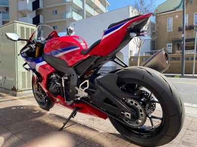 Honda CBR1000RR-R FB SP 2025