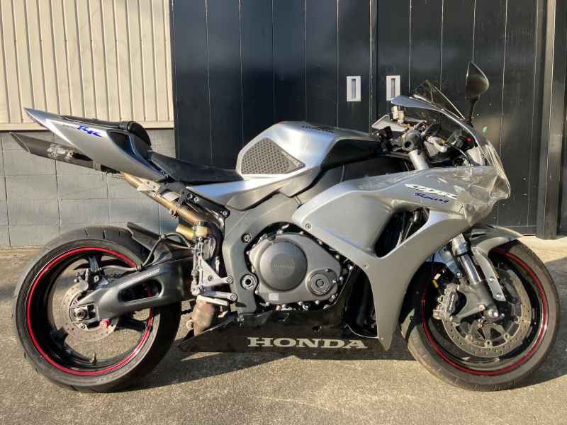 Honda CBR1000RR 2006