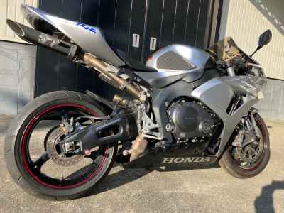 Honda CBR1000RR 2006