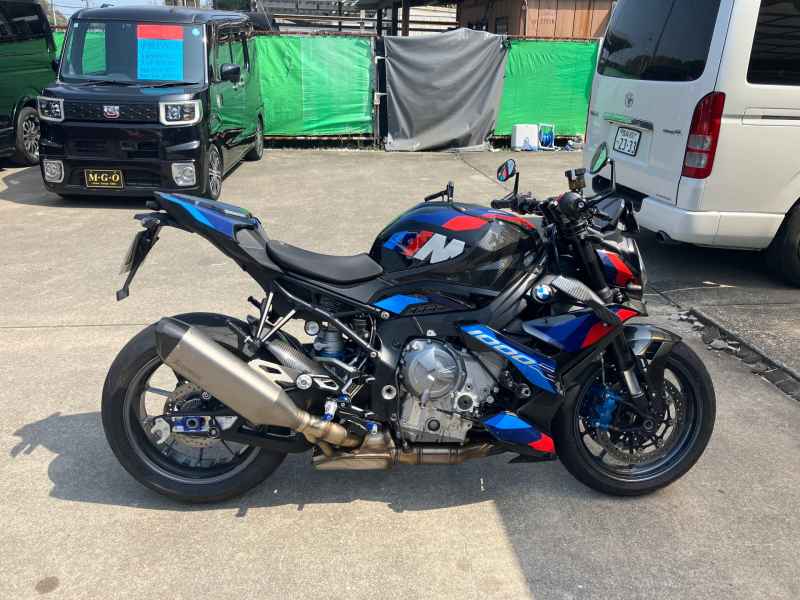 BMW M1000R 2023