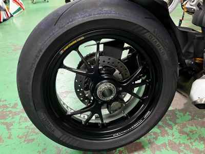 Ducati Streetfighter V4S 2021