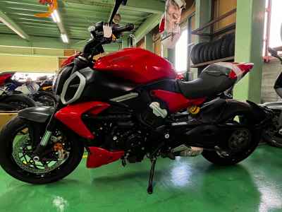 Ducati Diavel V4 2023