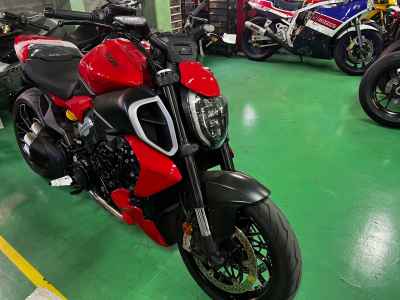 Ducati Diavel V4 2023