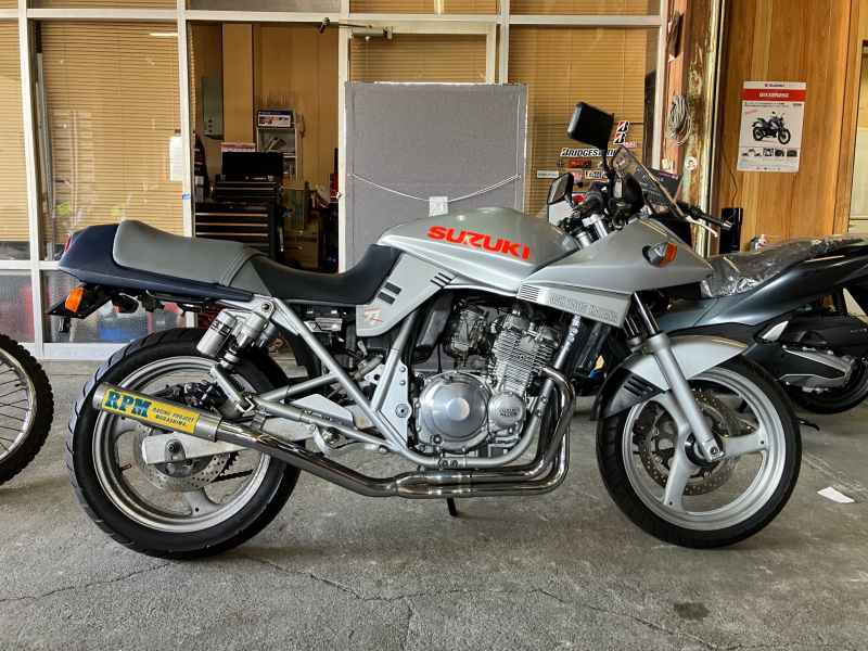 Suzuki GSX250S Katana
