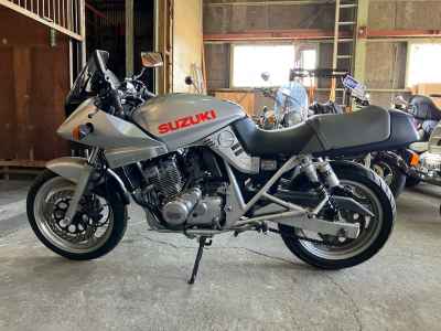 Suzuki GSX250S Katana