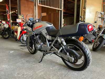 Suzuki GSX250S Katana