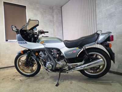 Honda CB900F 2022