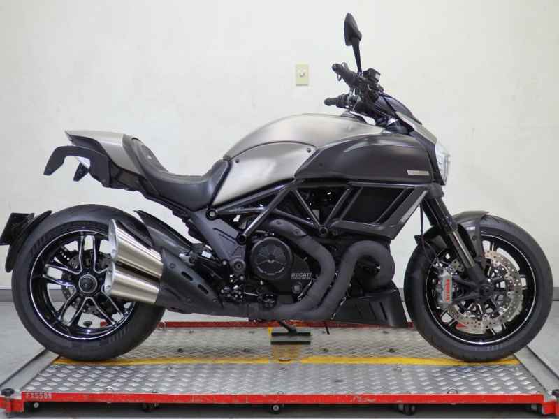 Ducati Diavel 2015