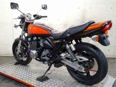 Kawasaki Zephyr 400 2011