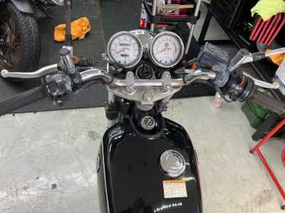Yamaha SR400 2010