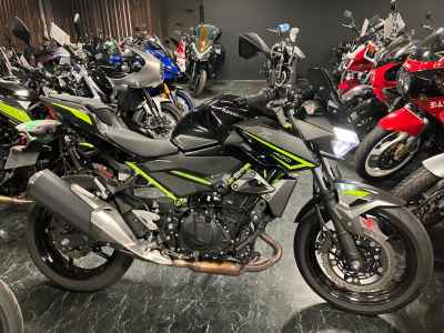 Kawasaki Z400 2024