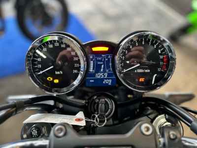 Kawasaki Z900RS 2025