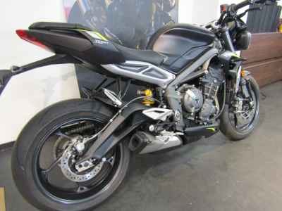 Triumph Street Triple RS 2021
