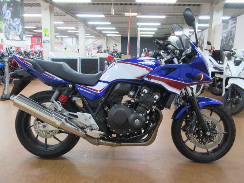 Honda CB400 Super Boldor 2021