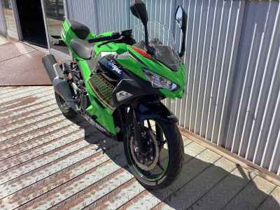 Kawasaki Ninja 400 KRT Edition 2020