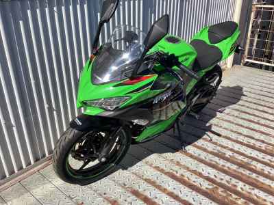 Kawasaki Ninja 400 KRT Edition 2020