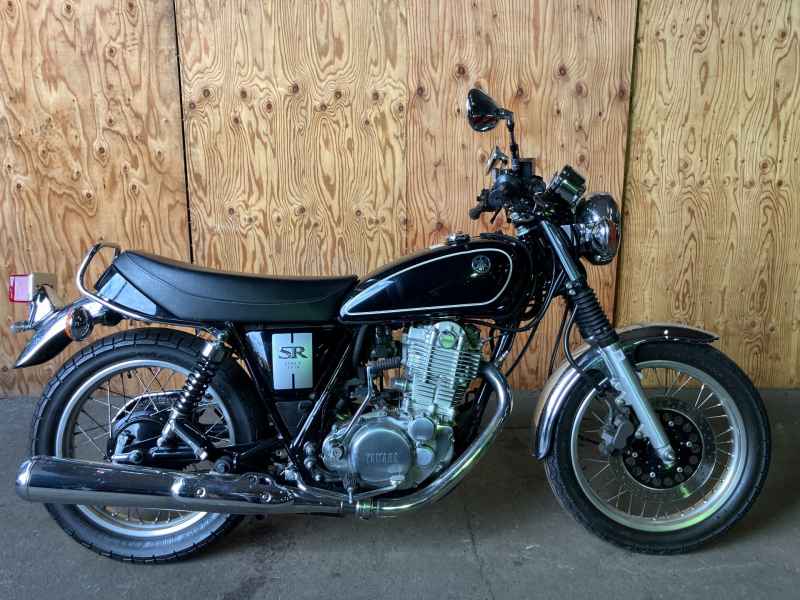 Yamaha SR400 2020