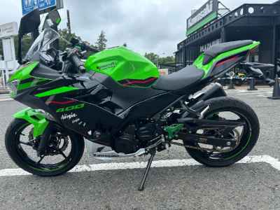 Kawasaki Ninja 400 KRT Edition 2022