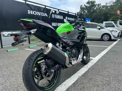 Kawasaki Ninja 400 KRT Edition 2022