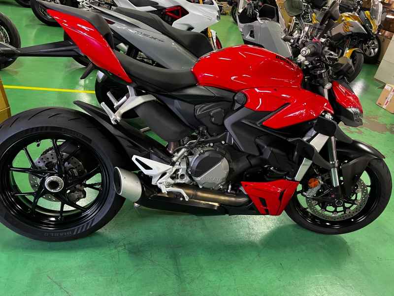 Ducati Streetfighter V2 2022