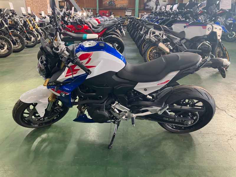 BMW F900R 2025