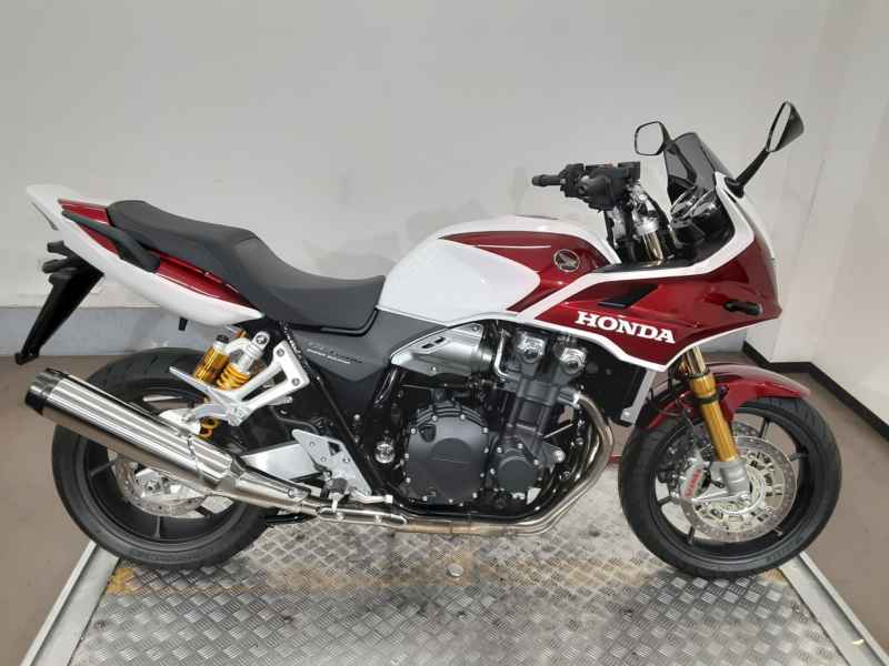 Honda CB1300SF 2025