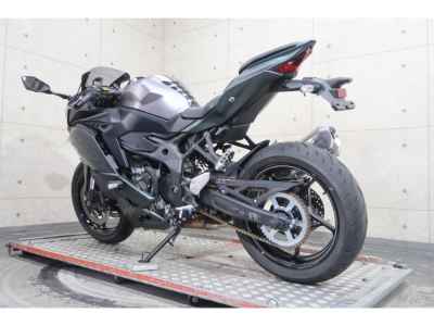 Kawasaki Ninja ZX-4R SE 2025