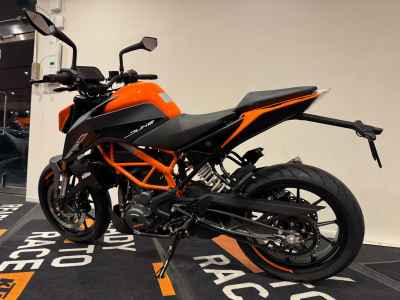 KTM 390 Duke