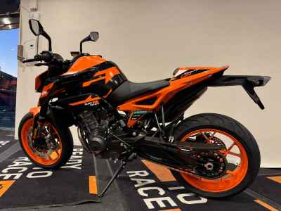 KTM 890 Duke GP