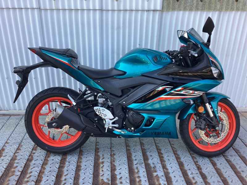 Yamaha YZF-R25 2021